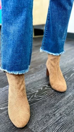 The ZigZag Stripe GP1011 Jeans BOTTOMS