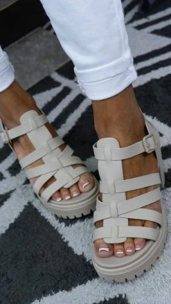 MIA SHOES Tira Platform Sandals