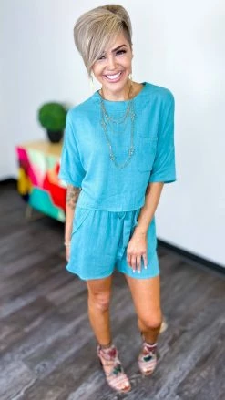 The ZigZag Stripe Turquoise Better With Bubbly Set