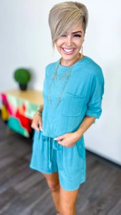 The ZigZag Stripe Turquoise Better With Bubbly Set