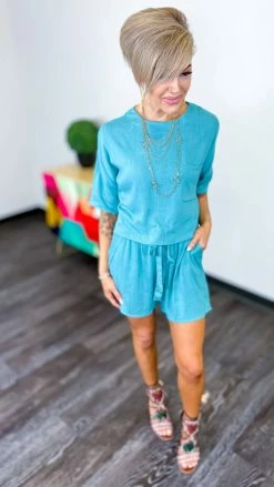 The ZigZag Stripe Turquoise Better With Bubbly Set