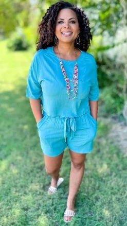 The ZigZag Stripe Turquoise Better With Bubbly Set