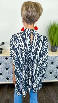 The ZigZag Stripe TOPS & TUNICS Uptown Gal Top