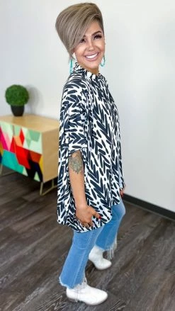 The ZigZag Stripe TOPS & TUNICS Uptown Gal Top