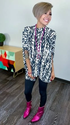 The ZigZag Stripe TOPS & TUNICS Uptown Gal Top