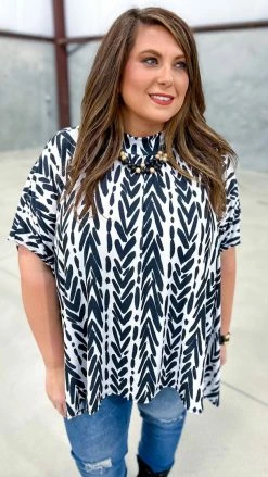 The ZigZag Stripe TOPS & TUNICS Uptown Gal Top