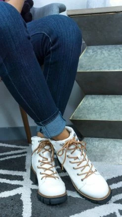 MIA SHOES White Karrus Booties