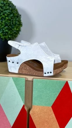 Very G White Liberty Tooled Wedges