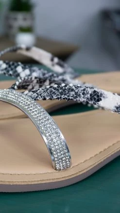 Chinese Laundry SHOES White Selfie Sandals