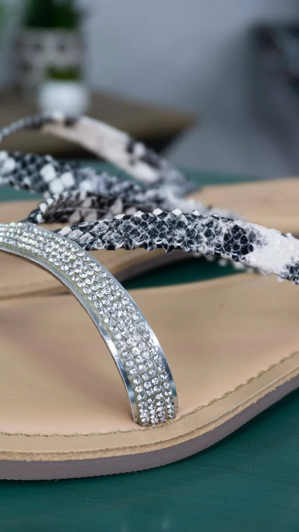 Chinese Laundry SHOES White Selfie Sandals