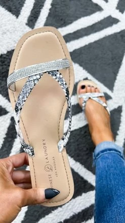 Chinese Laundry SHOES White Selfie Sandals