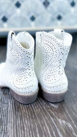 Very G White Zest Booties SHOES