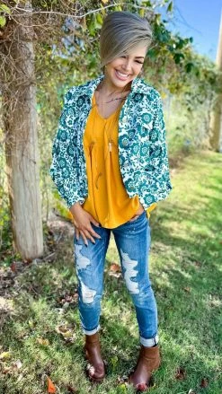 The ZigZag Stripe TOPS & TUNICS Yellow Hampton Hills Tank