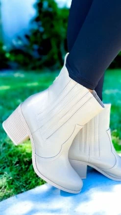 Chinese Laundry You See Smooth Booties