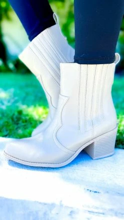 Chinese Laundry You See Smooth Booties