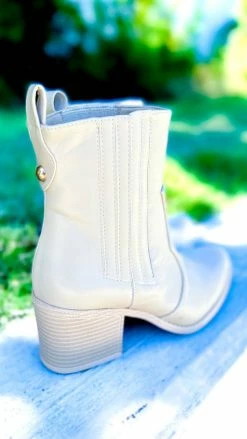 Chinese Laundry You See Smooth Booties