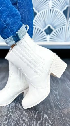 Chinese Laundry You See Smooth Booties